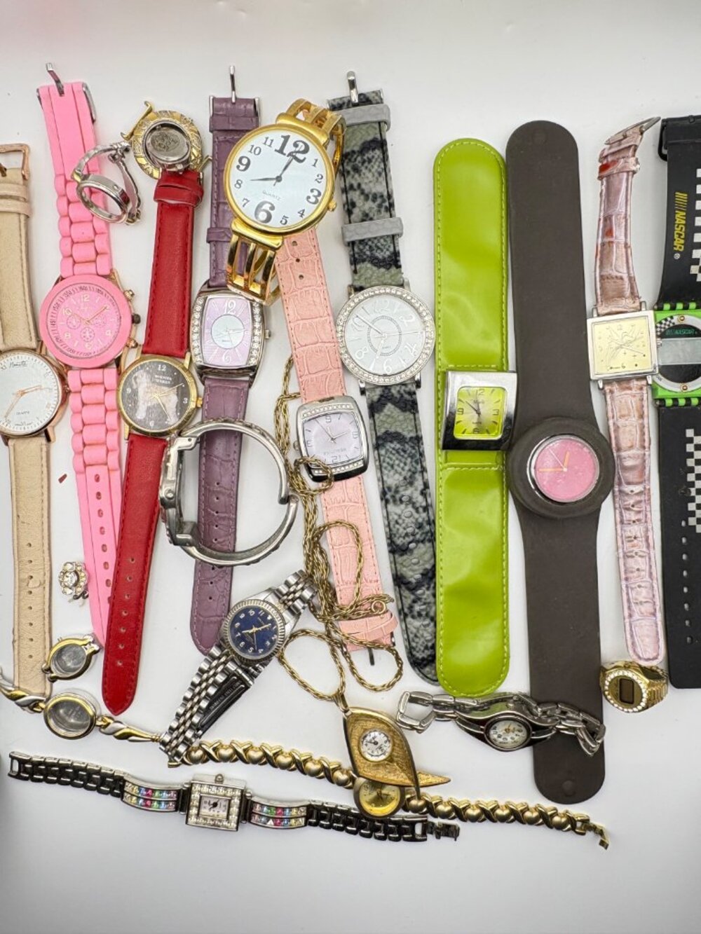 Lot of 18 Vintage Mixed Fashion Wristwatches Parts Repair Craft Lot